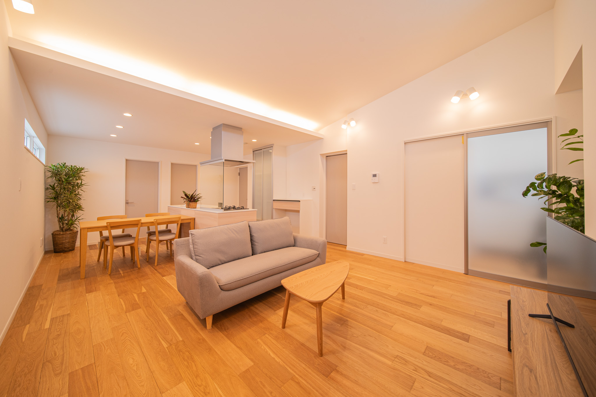 『真ん中リビングで、家族の時間を紡ぐ平屋』 画像