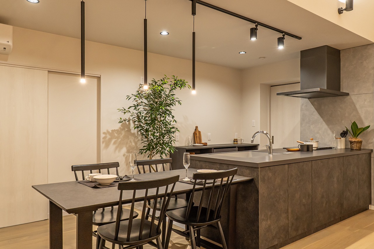 『暮らしを設計する。電気を買わない27坪の平屋』 画像