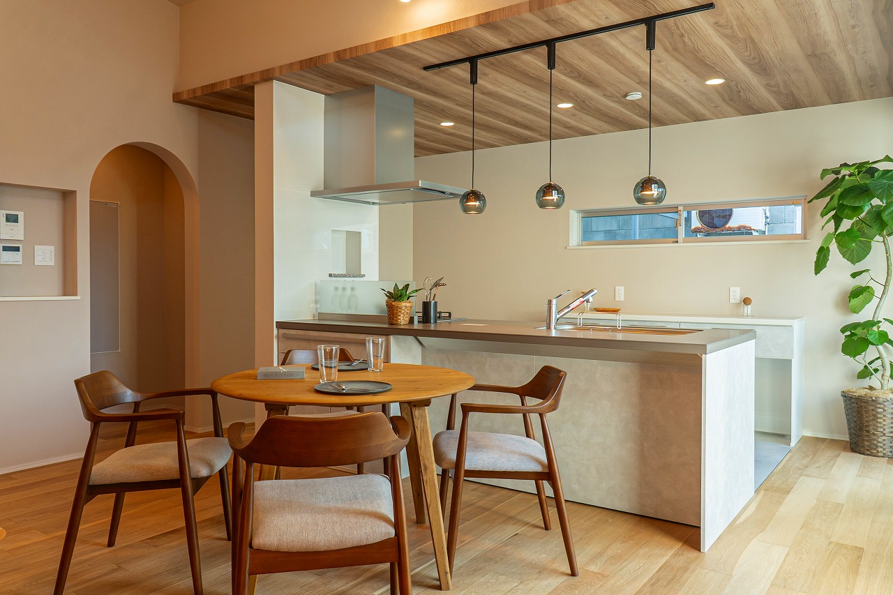 『和室と庭が彩る、センターLDKの平屋』 画像