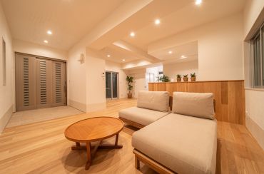 『1階と2階。それぞれの暮らしに寄り添う二世帯住宅』 アイキャッチ画像