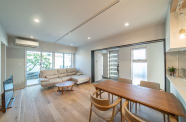 『洗う・干すのストレスゼロ。洗濯完結動線の平屋』 アイキャッチ画像